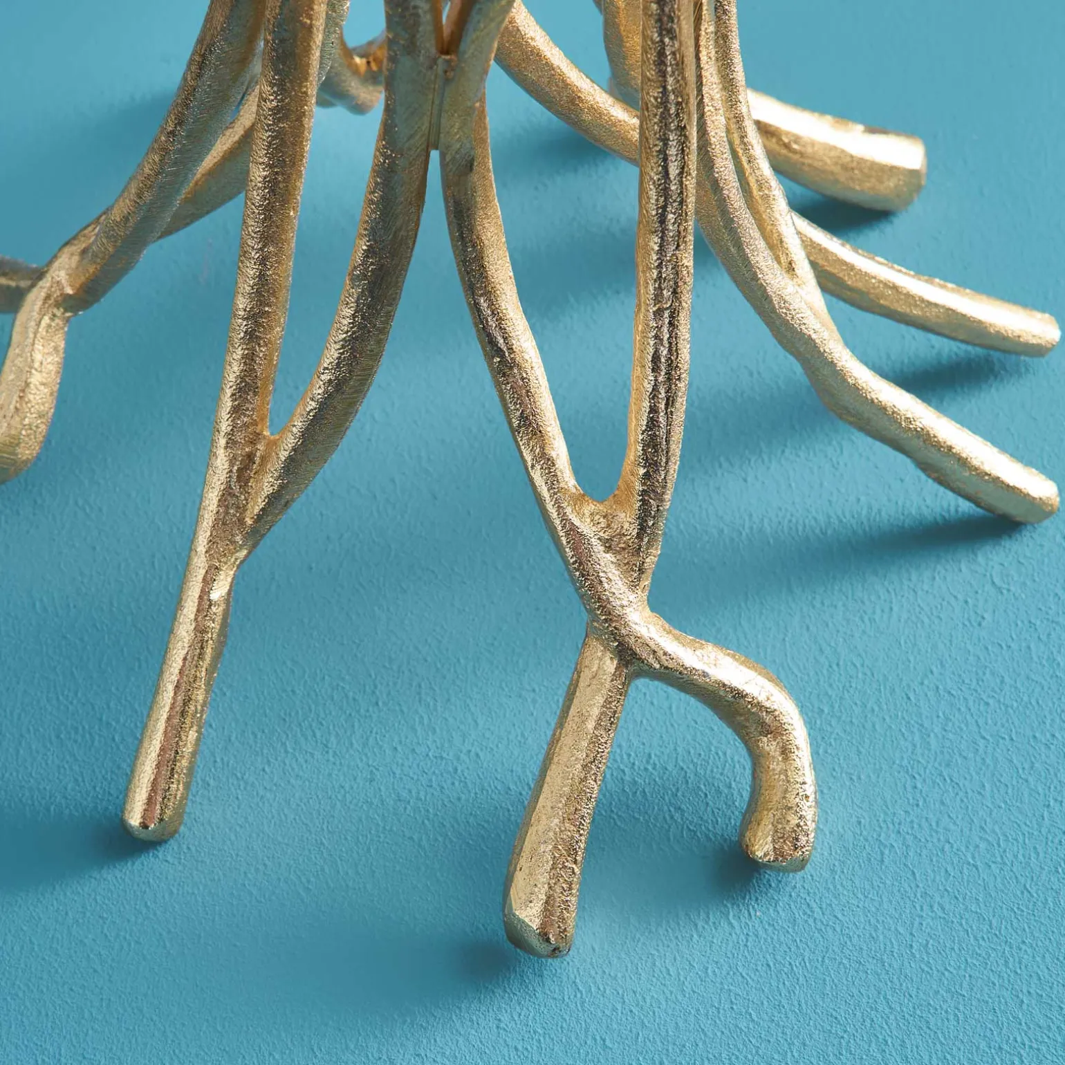 Chandelier Roots, or, aluminium, fait main, 25x22x63,5 cm