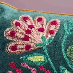 Coussin Emma, vert avec motif floral coloré