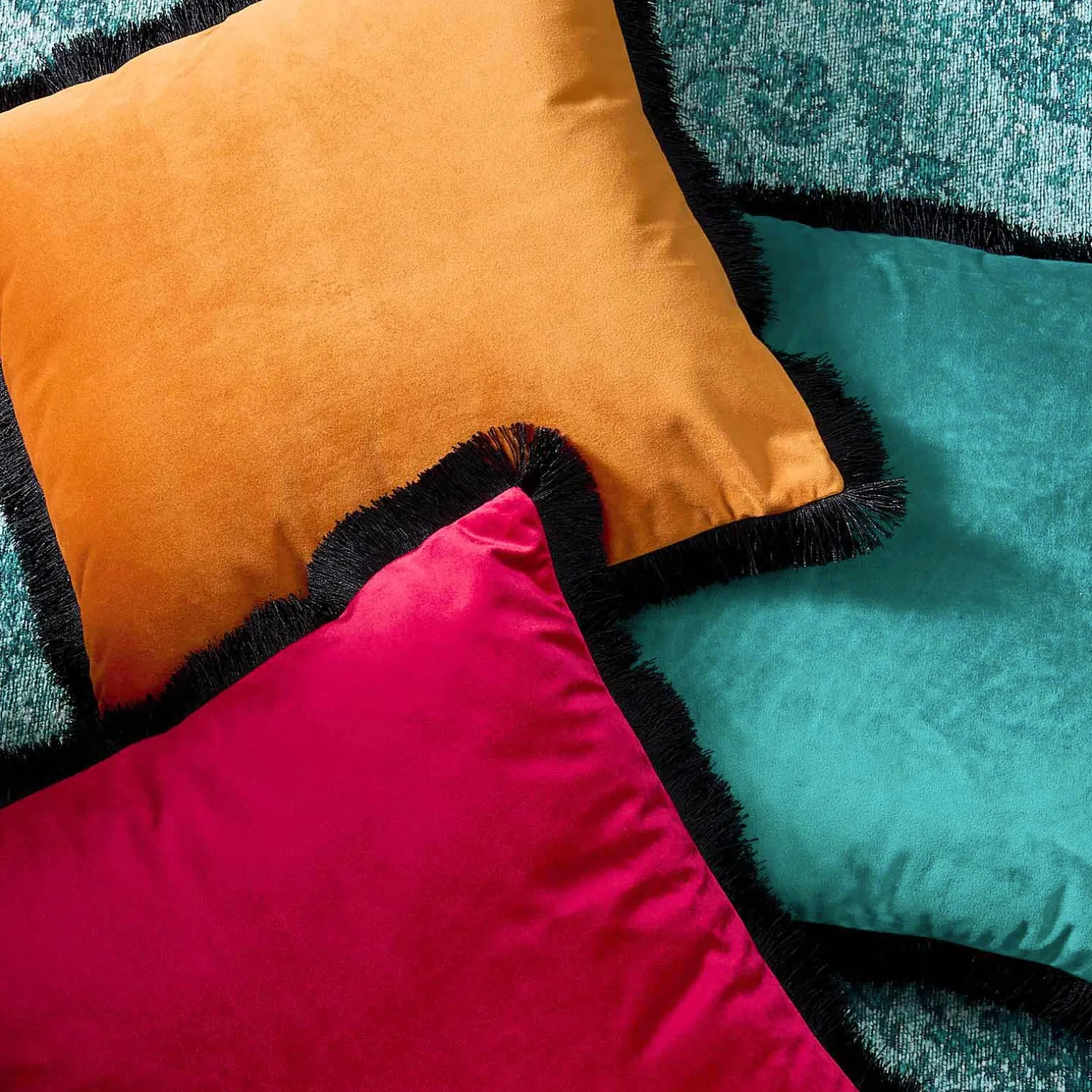 Coussin en velours Velvet Cushion, rose-noir