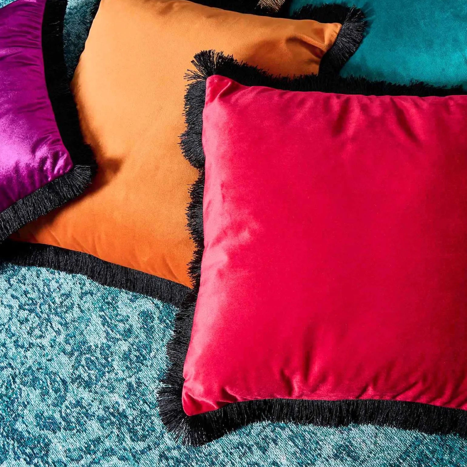 Coussin en velours Velvet Cushion, rose-noir