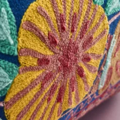 Coussin Frida, bleu avec motif floral coloré