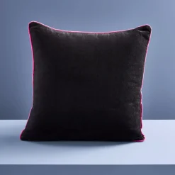Coussin Lotte, noir avec motif floral coloré