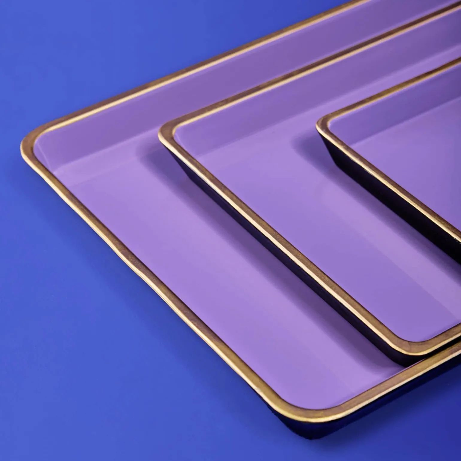 Ensemble de 3 plateaux, violet
