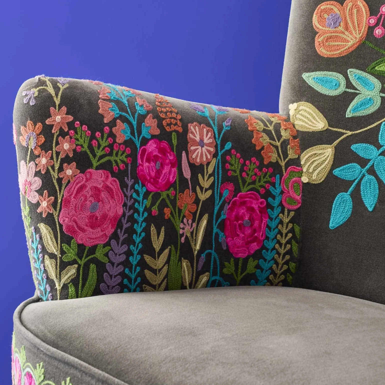 Fauteuil en Velours avec Motif Floral Lotte, Gris, Brodé à la Main