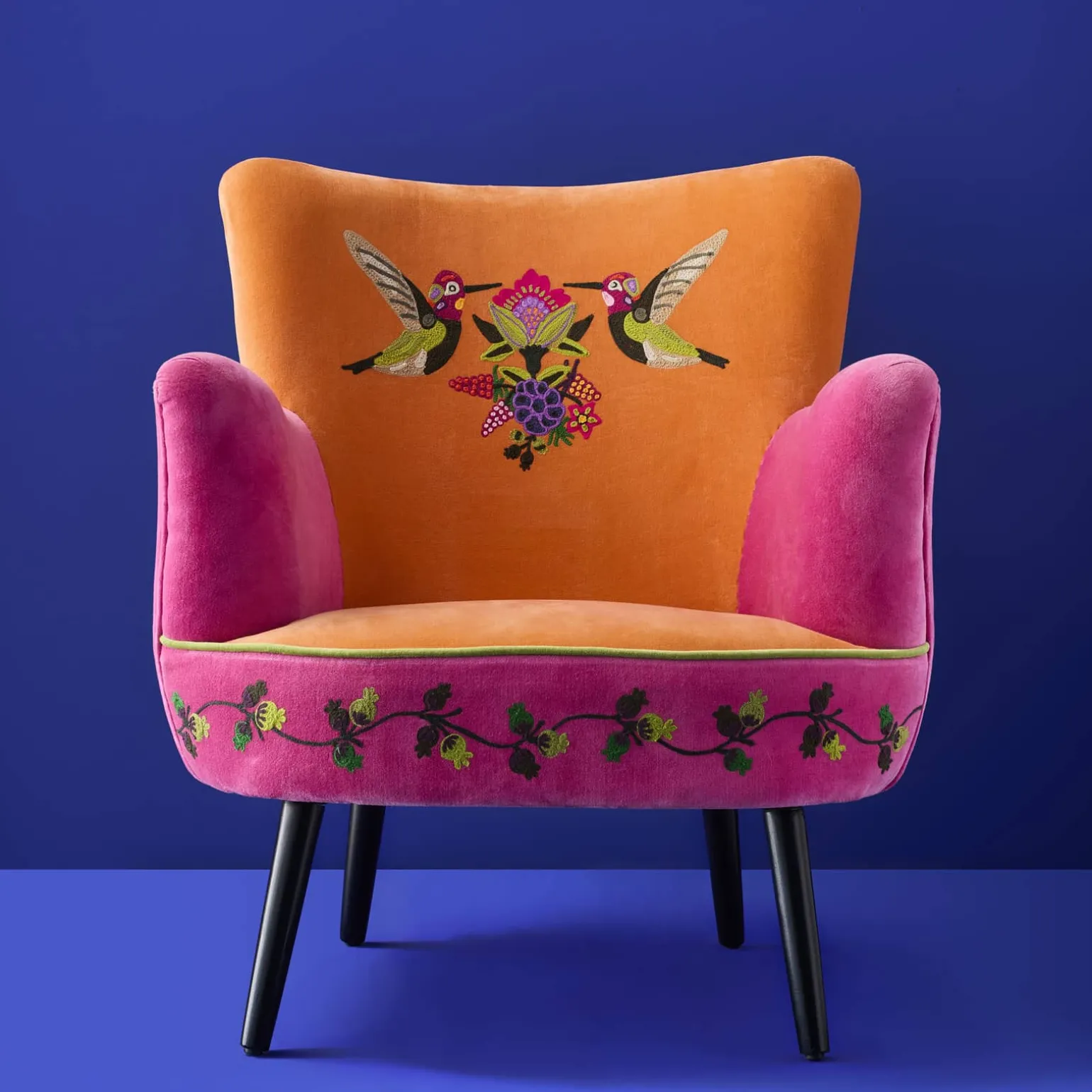 Fauteuil en Velours avec Motif d'Oiseau Kolibri, Orange-Rose, Brodé à la Main