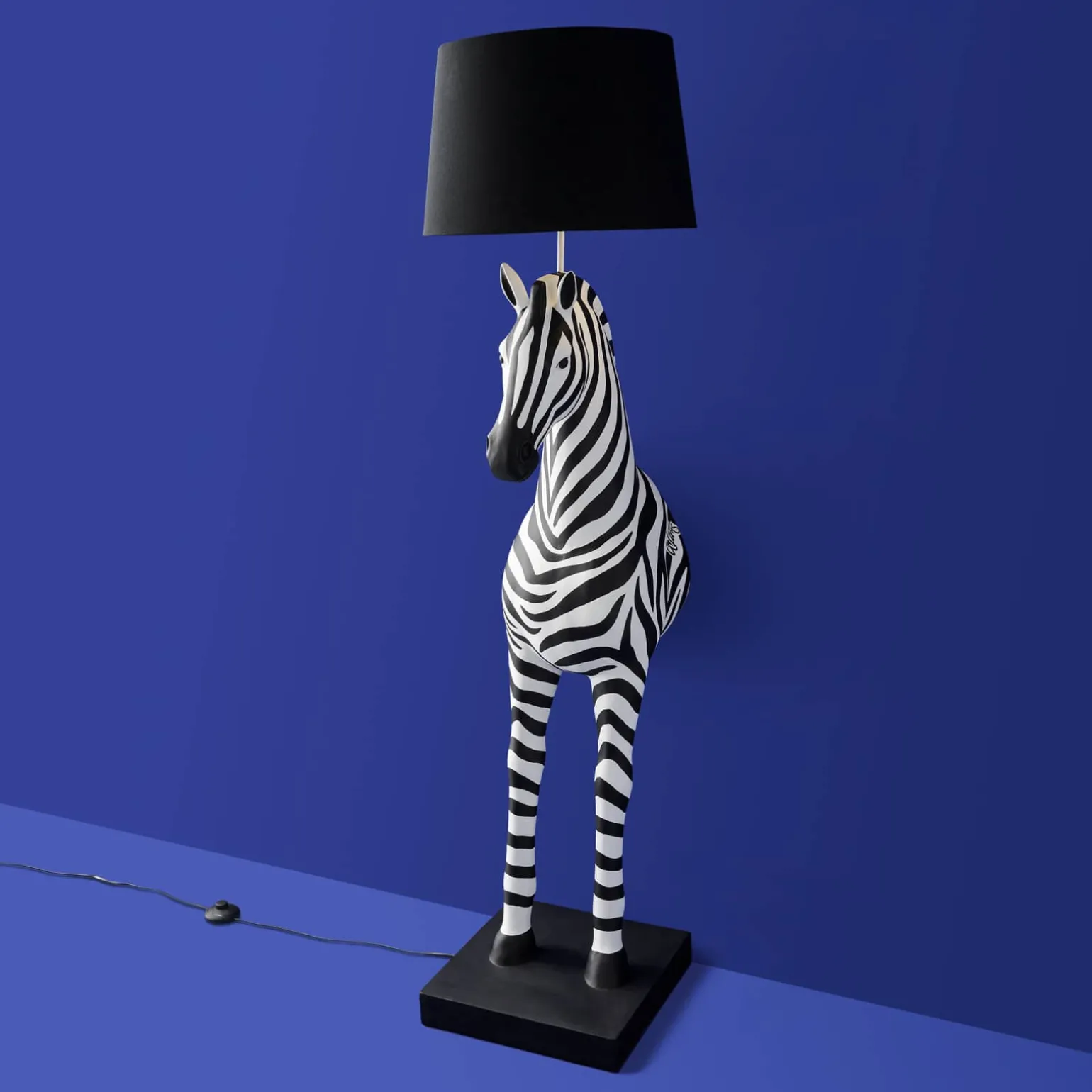 Lampadaire Zebra Zora, noir et blanc
