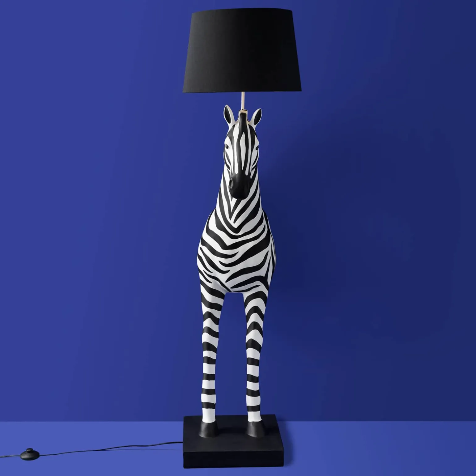Lampadaire Zebra Zora, noir et blanc