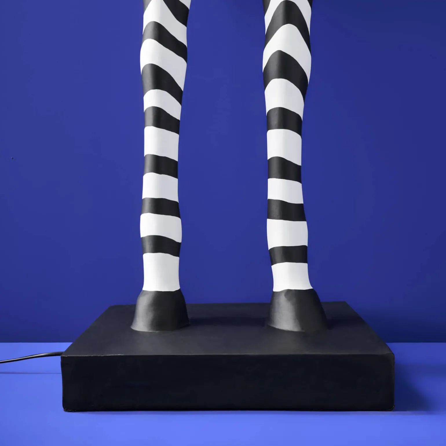 Lampadaire Zebra Zora, noir et blanc