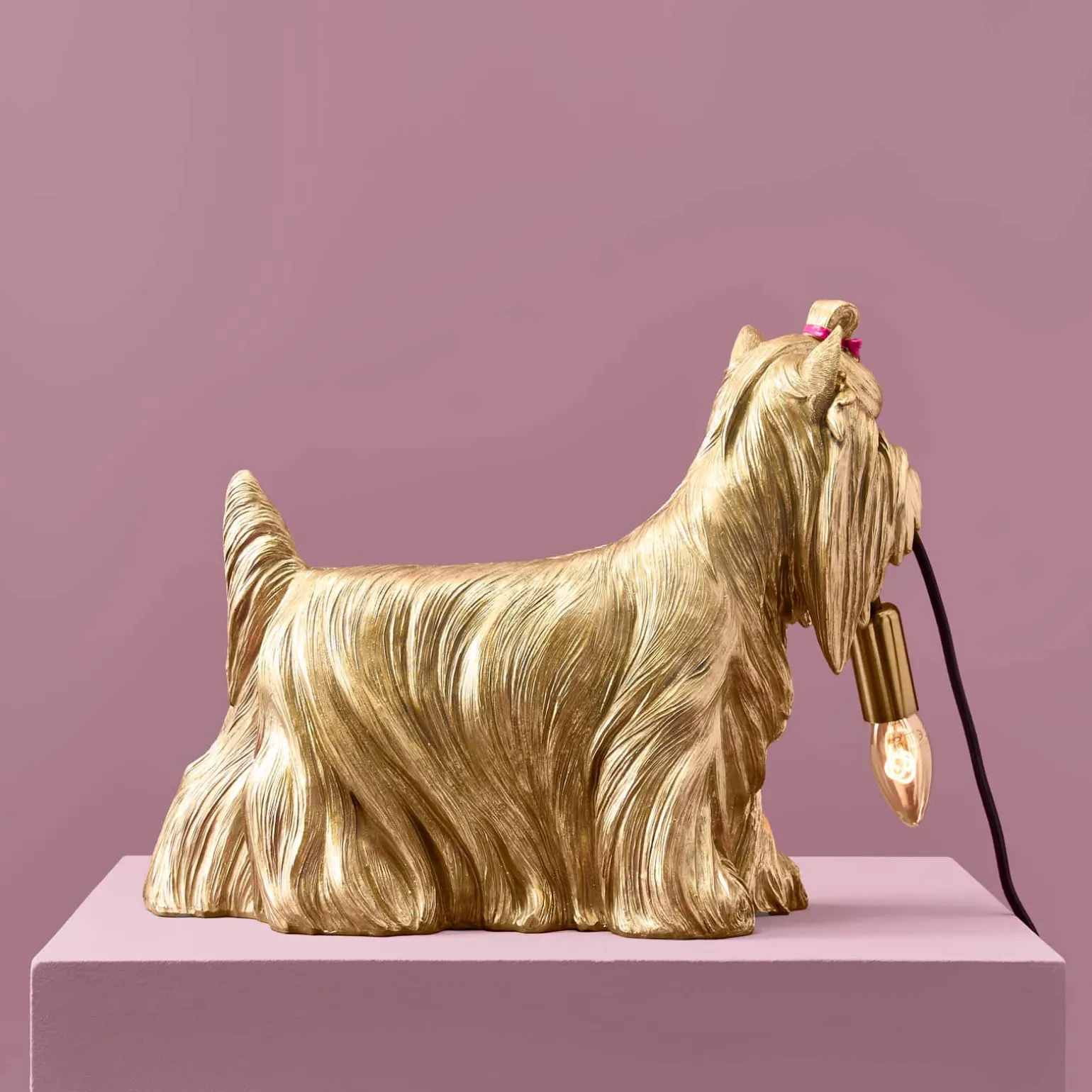 Lampe à poser chien Daisy, dorée