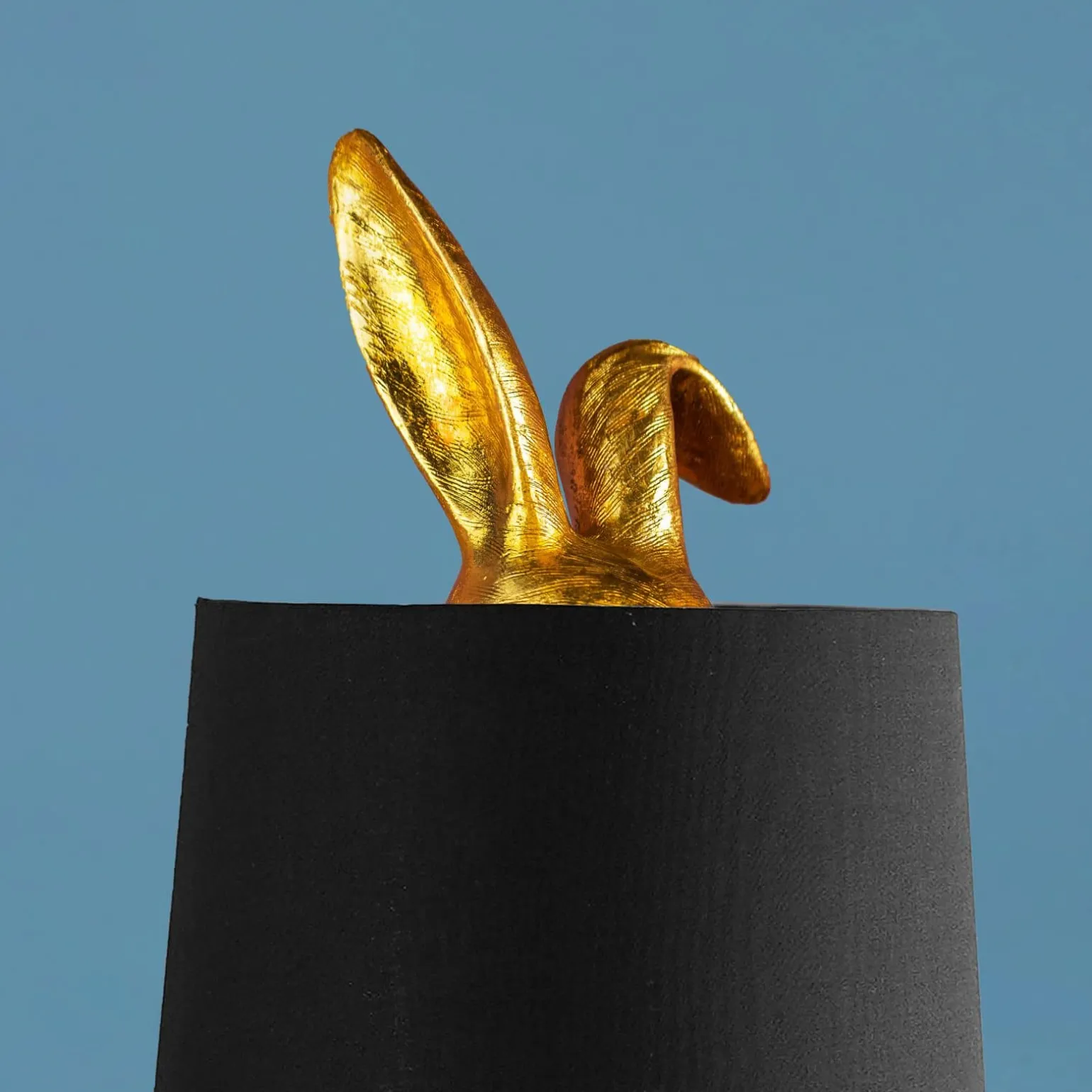 Lampe de table lapin Hiding Bunny, or/noir