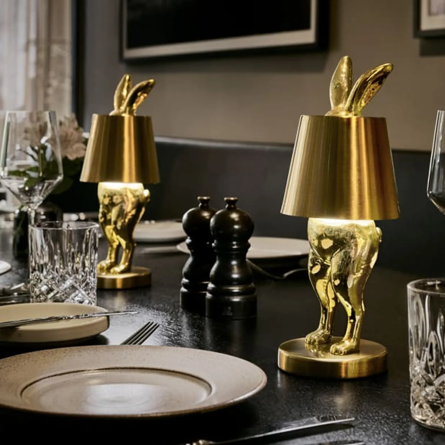 Lampe de Table Lapin LED Hiding Rabbit, or brillant